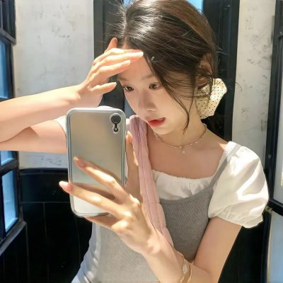 年轻女人